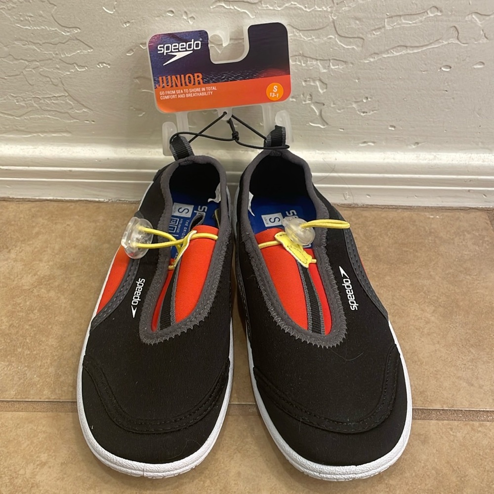 Kid’s Speedo water shoes